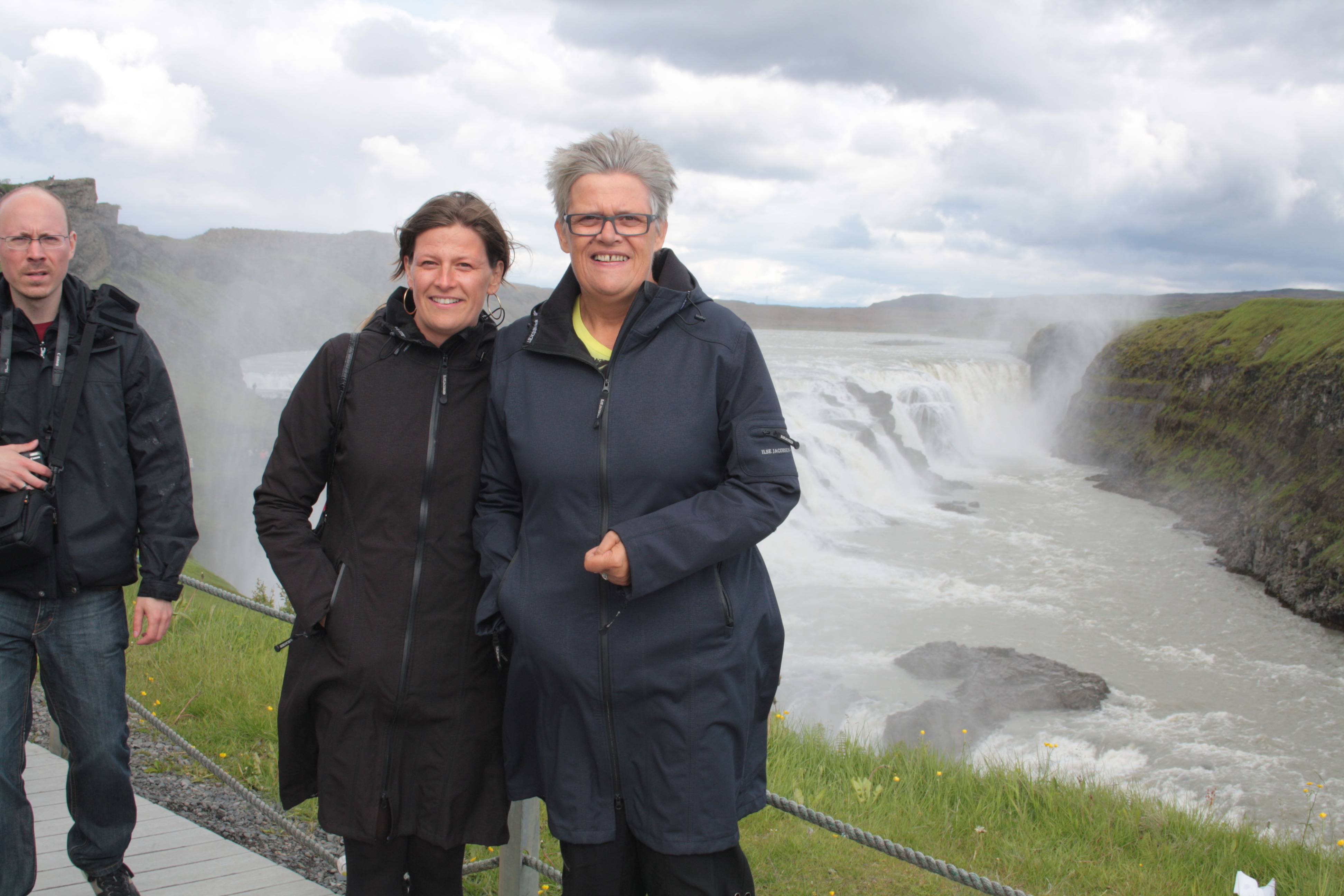 Mor og mormor ved Gullfoss