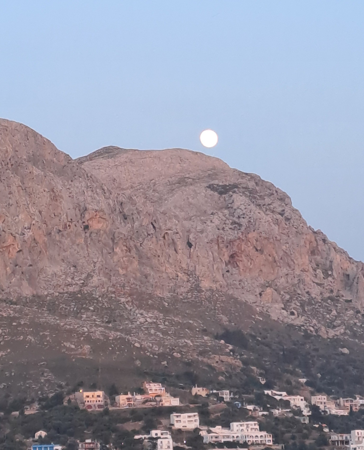 Månen står op over Kalymnos